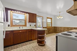 1103 Valley Ln, Shawano, WI 54166 - Photo 10