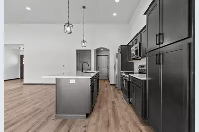 378 Pauls Place, Oshkosh, WI 54904 - Photo 8