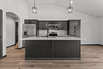 378 Pauls Place, Oshkosh, WI 54904 - Photo 2