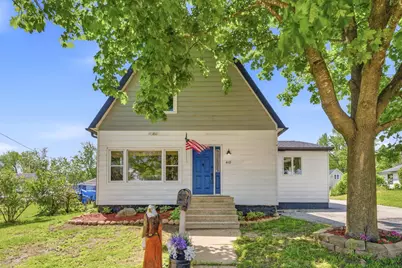 418 E Hancock Street, New London, WI 54961 - Photo 1