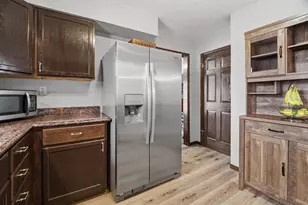 325 Quincy Ave, Omro, WI 54963 - Photo 10