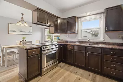 325 Quincy Avenue, Omro, WI 54963 - Photo 8