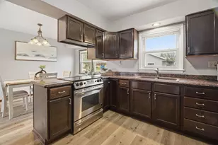 325 Quincy Ave, Omro, WI 54963 - Photo 8