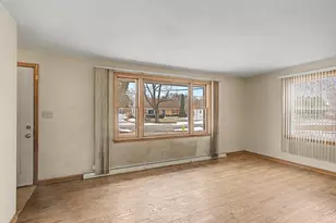 927 Spence St, Green Bay, WI 54304 - Photo 8