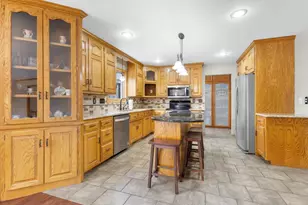 2443 Ravine Ct, Green Bay, WI 54313 - Photo 8