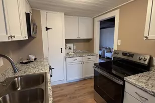 745 Carver Ln, Menasha, WI 54952 - Photo 10