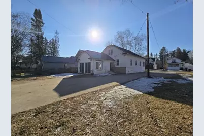 217 E Center Street, Shawano, WI 54166 - Photo 24