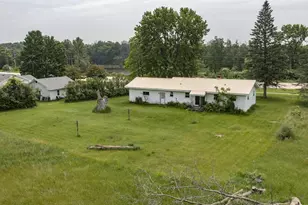 E1990 State Road 54, Waupaca, WI 54981 - Photo 2
