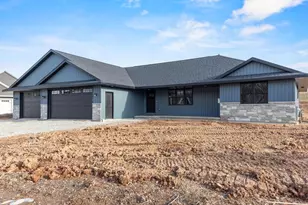 3382 Largo Ridge Ct, Green Bay, WI 54311 - Photo 6