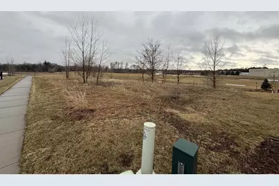 605 Sunset, Green Bay, WI 54313 - Photo 2