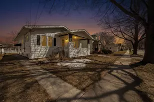 866 Howard St, Green Bay, WI 54303 - Photo 1