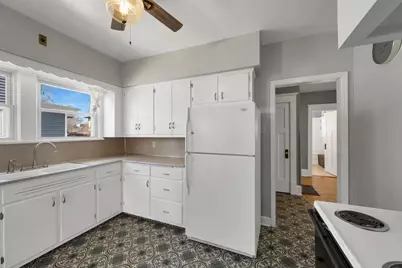 866 Howard Street, Green Bay, WI 54303 - Photo 16