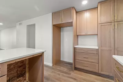 1645 Crestview Drive, Oshkosh, WI 54904 - Photo 6