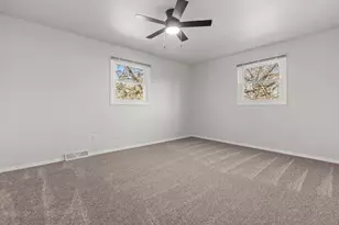 1645 Crestview Dr, Oshkosh, WI 54904 - Photo 32