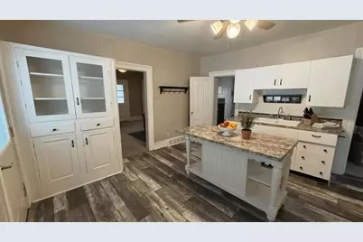 636 W 7th Avenue, Oshkosh, WI 54902 - Photo 8