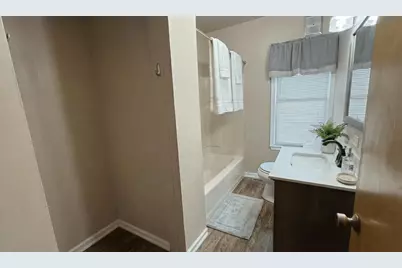636 W 7th Avenue, Oshkosh, WI 54902 - Photo 14
