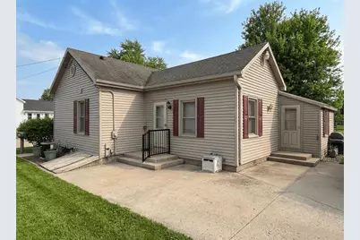 636 W 7th Avenue, Oshkosh, WI 54902 - Photo 2