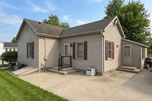 636 W 7th Ave, Oshkosh, WI 54902 - Photo 2