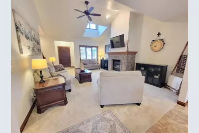 N9039 Spring Valley Road, Menasha, WI 54952 - Photo 6