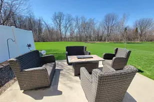 N9039 Spring Valley Rd, Menasha, WI 54952 - Photo 2