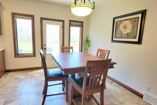 N9039 Spring Valley Rd, Menasha, WI 54952 - Photo 10