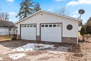 1105 Dousman St, Green Bay, WI 54303 - Photo 2