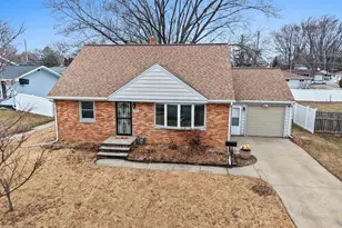 852 Raymond St, Green Bay, WI 54304 - Photo 2