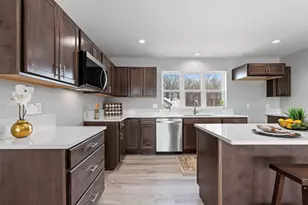 2652 Lawrence Ln, Neenah, WI 54956 - Photo 12