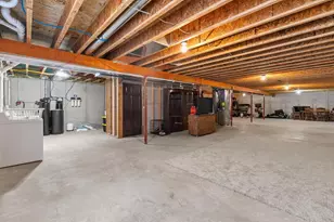 8065 Golden Primrose Cir, Neenah, WI 54956 - Photo 30