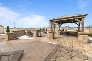 8065 Golden Primrose Cir, Neenah, WI 54956 - Photo 36