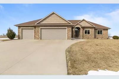 8065 Golden Primrose Circle, Neenah, WI 54956 - Photo 2