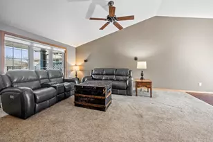 1843 Briarwood Ct, De Pere, WI 54115 - Photo 6