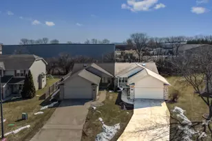 1843 Briarwood Ct, De Pere, WI 54115 - Photo 2