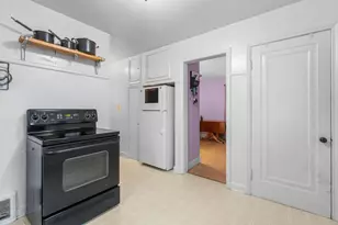 2436 Hickory Ln, Appleton, WI 54915 - Photo 12