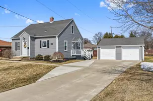 1542 9th St, Green Bay, WI 54304 - Photo 2