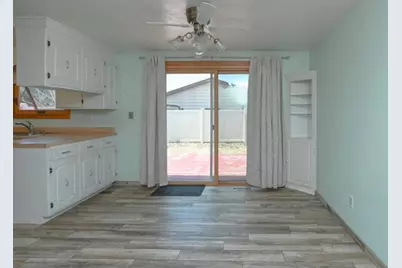 1024 Edgewood Drive, Green Bay, WI 54311 - Photo 8
