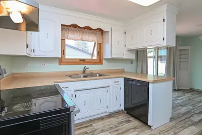 1024 Edgewood Drive, Green Bay, WI 54311 - Photo 18