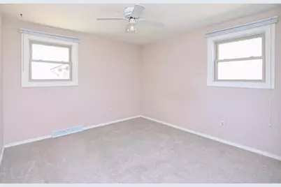 1024 Edgewood Drive, Green Bay, WI 54311 - Photo 16