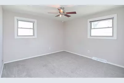 1024 Edgewood Drive, Green Bay, WI 54311 - Photo 10