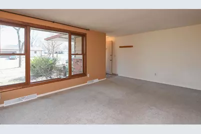 1024 Edgewood Drive, Green Bay, WI 54311 - Photo 4