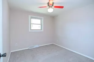 1024 Edgewood Dr, Green Bay, WI 54311 - Photo 8