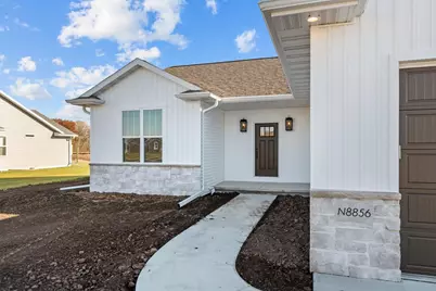 N8856 Dublin, Menasha, WI 54952 - Photo 2