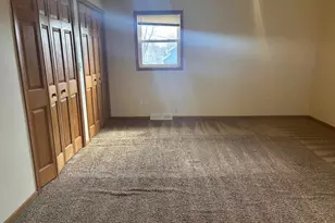 919 Bismarck Ave, Oshkosh, WI 54902 - Photo 6