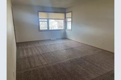 919 Bismarck Avenue, Oshkosh, WI 54902 - Photo 2