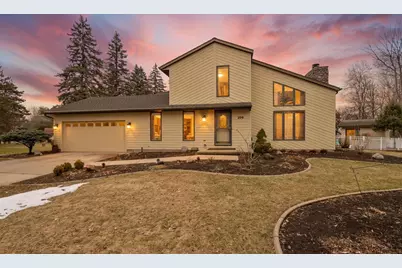 209 E Trillium Circle, Green Bay, WI 54313 - Photo 2