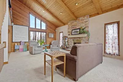 209 E Trillium Circle, Green Bay, WI 54313 - Photo 6