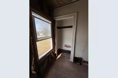 10 E Gruenwald Avenue, Oshkosh, WI 54901 - Photo 8