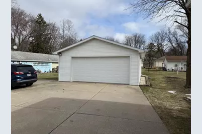 1046 Dousman Street, Green Bay, WI 54303 - Photo 4