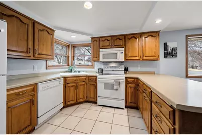 741 Parkview Road, Green Bay, WI 54304 - Photo 6