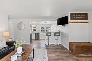 1914 Lilac Ln, Green Bay, WI 54302 - Photo 4